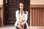 MISS MARY LANSEAZA "ECOUTE-MOI!", PRIMUL SINGLE CU VERSURI IN LIMBA FRANCEZA