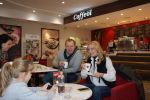 Dana Savuica, artista in cafea pentru sot si prietenul Helmuth Duckadam