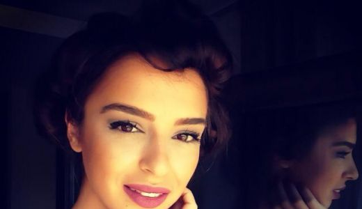 O romanca are Hollywood-ul la picioare!