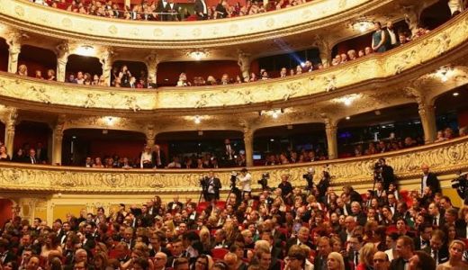 Comedia romaneasca DOUA LOZURI premiata la Zurich