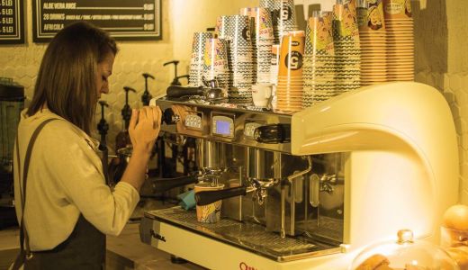 S-a deschis prima cafenea "5 to go" in Cluj