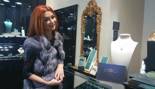 Denisa de la Bambi și-a pierdut bijuterii de valoare în avion