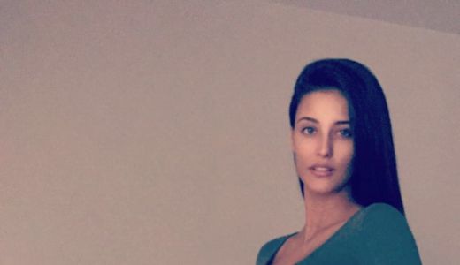 Antonia a semnat primul contract pentru copilul ei!