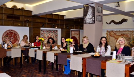 O cină dacică, La Bordei