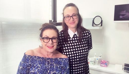 Laura Zapata și-a făcut lifting facial în România