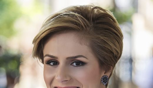 Teodora Drăgoi – Pop: „Vă îndemn să vă iubiți vorba, cântecul și portul”
