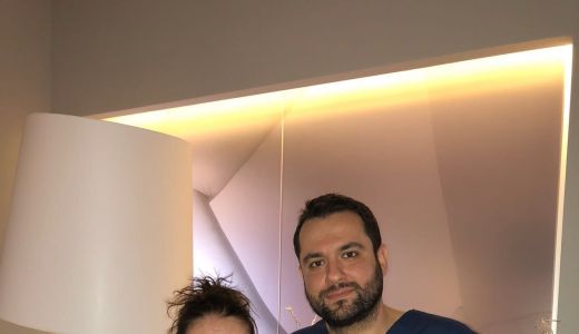 Laura Zapata a ajuns pe mâna medicilor esteticieni din România!