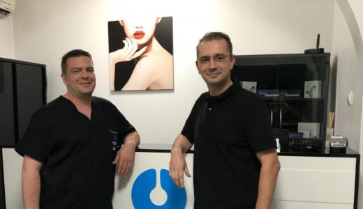 Alex Ferariu și-a făcut implant de păr!