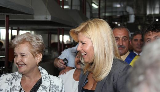 Elena Udrea face cura cu Magiun de Topoloveni!