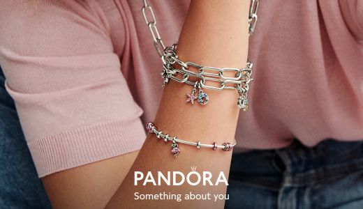 Millie Bobby Brown a contribuit la crearea noilor bijuterii Pandora Me