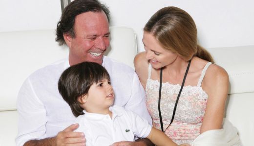 Julio Iglesias si Miranda s-au casatorit!