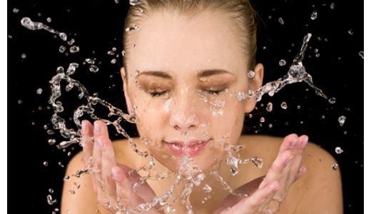 L'Oreal Paris lanseaza gomajul revitalizant