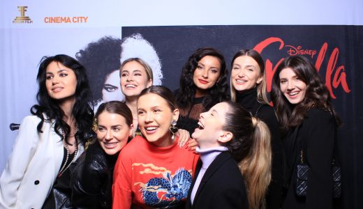 Filmul „Cruella” a atras toată energia bună la avanpremiera din cinema