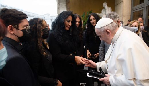Nora Seroussi, întâlnire surpriză cu Papa Francis