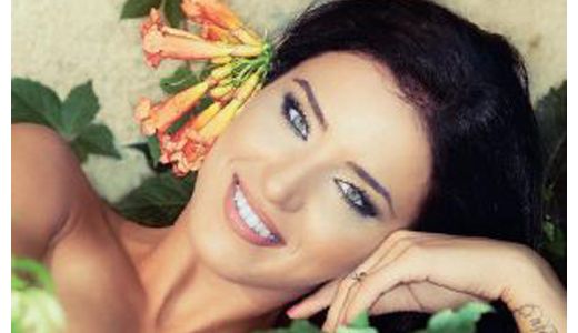 Adelina, din bratele lui Liviu, direct pe podium, alaturi de Roxana Ionescu!