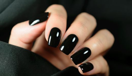 #BlackNails. Noir toujours.