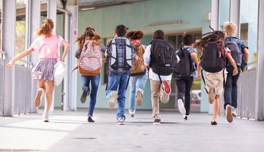 Studiile în străinătate revin pe agenda educațională a tinerilor.