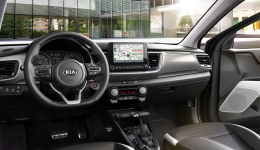 Putere mild-hybrid și tehnologii noi de conectivitate și asistență a șoferului pentru un model de automobil