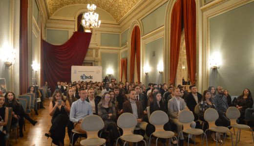 Sute de oameni au descoperit voluntariatul la Gala Voluntarilor 2022 și Târgul de ONG-uri #fiivoluntar, organizate de Asociația FRENDS pentru Dezvoltare
