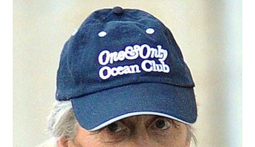 Michael Douglas mai are doar trei luni de trăit.