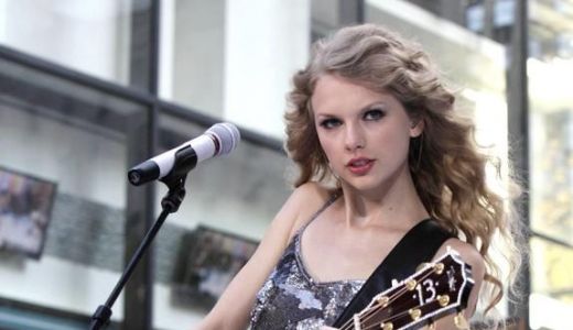 Taylor Swift va lansa o linie de parfumuri.