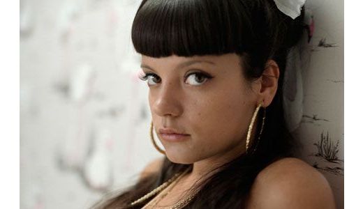 Cântăreaţa Lily Allen a pierdut sarcina în luna a şasea.