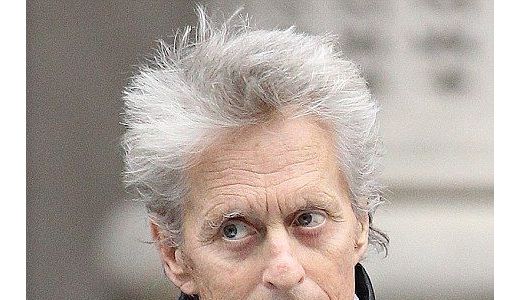 Michael Douglas: Nici vorbă să pot mânca alimente solide.