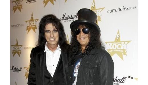 Marii câştigători ai galei Classic Rock Awards 2010.