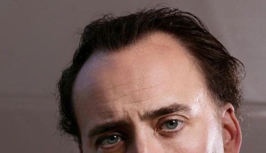 Nicolas Cage, obligat să-şi vândă casa mai ieftin.
