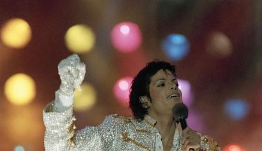 O nouă piesă atribuită lui Michael Jackson a ajuns pe Internet.