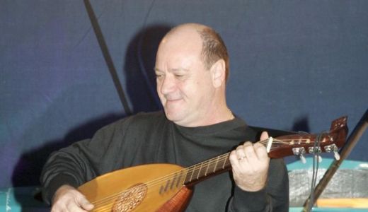 Începe Festivalul Naţional de Muzică Folk şi Poezie.