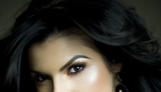 Irina Nicolae si Dovlecel ii invita pe cei mici in lumea culorilor si formelor