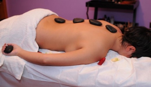 Masajul marocan cu pietre calde - metoda relaxanta antistres!