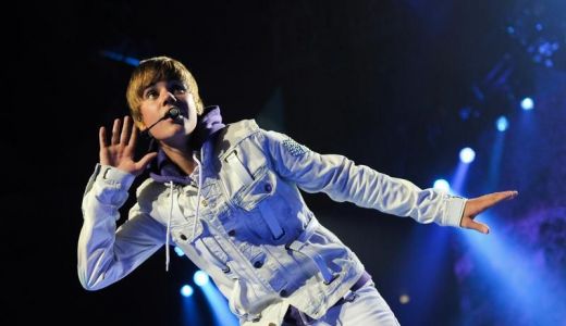 Justin Bieber, noul idol al adolescenţilor.