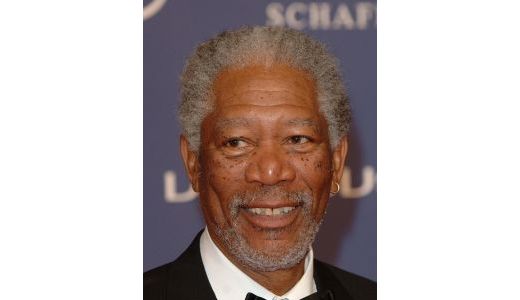Morgan Freeman asigură vocea naratorului într-un documentar despre animale.
