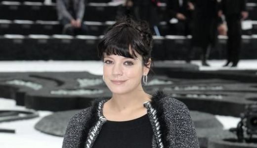 Lily Allen vrea să se căsătorească de Anul Nou.