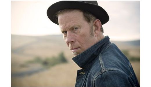 Tom Waits va lansa prima sa carte de poezii.