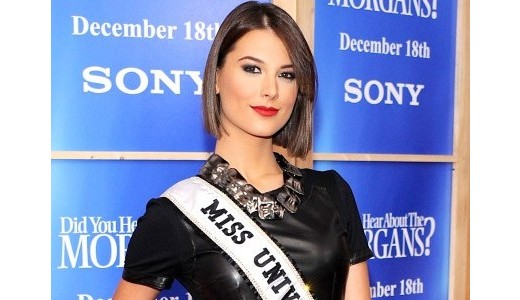 Miss Univers a  renuntat la podoaba capilara in scopuri caritabile