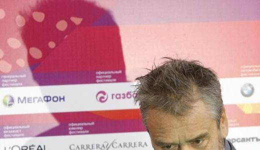 Luc Besson regizează un film despre disidenta birmaneză Aung San Suu Kyi.