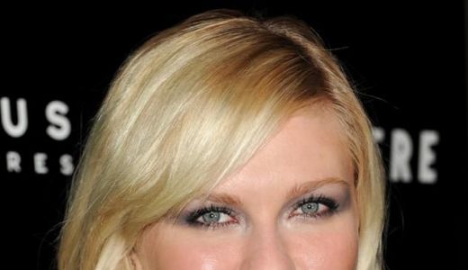 Kirsten Dunst ar putea juca într-un film despre solista trupei Blondie.