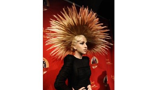 Lady Gaga a făcut show în sutien într-un club din Londra.
