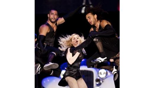Madonna caută colaboratori prin Facebook.