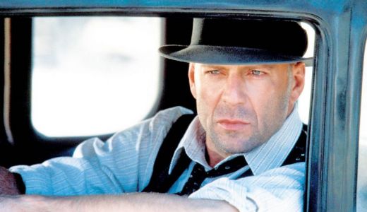 Cu Bruce Willis şi cu sufletul la gură.