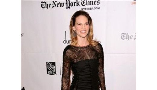 Hilary Swank va lansa o linie de vestimentaţie sportivă.