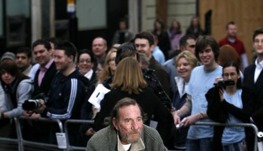 A murit actorul britanic Pete Postlethwaite.