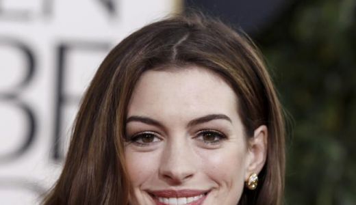 Anne Hathaway este Catwoman în noul film din seria "Batman".