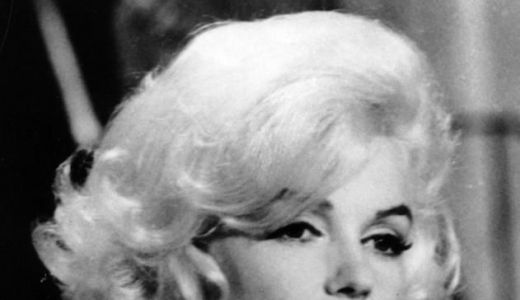 Marilyn Monroe şi Elizabeth Taylor obişnuiau să îşi radă părul de pe faţă.