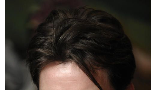 Charlie Sheen dă în judecată producătorii "Two and a Half Men".