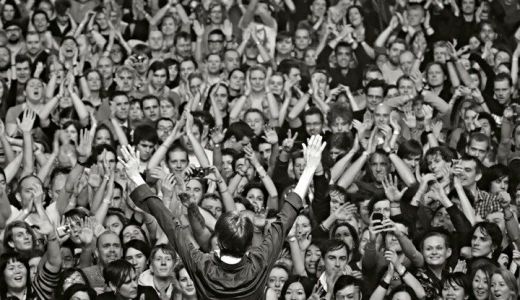 Suede concertează în Bucureşti pe 4 iunie.