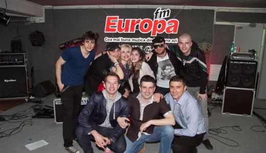 Loredana a cântat alături de fiica ei Elena în garajul Europa FM.